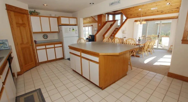 Stress Free Zone - 4 Br home by RedAwning