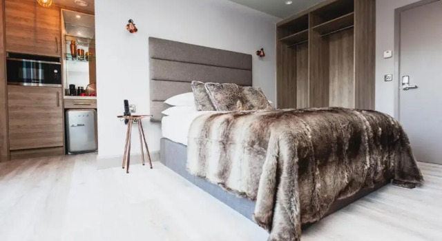 Номер Deluxe Clarendon Suites
