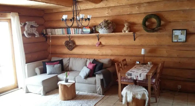 Chaty Świerkowe Wzgórze - tylko domki typu superior z prywatną sauną balią kominkiem oraz ogrodzonym prywatnym terenem z grillem, domki bez sauny na wspólnym terenie, Забронировать Отель Карпач 