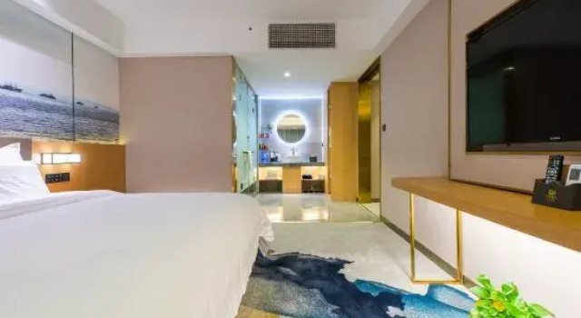 Люкс Deluxe Gold Bay Business Hotel