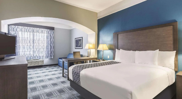 Двухместный номер Standard Platinum Inn & Suites Webster
