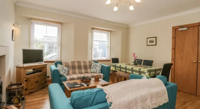 Post Office House, Buchen Sie Ferienhaus Hotels in Schottland mit Parkplatz, Parkplätze