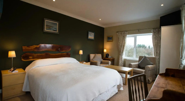 Sharamore House B&B, Prenota Bed & breakfast Hotel a Connacht con parcheggio, Parcheggio