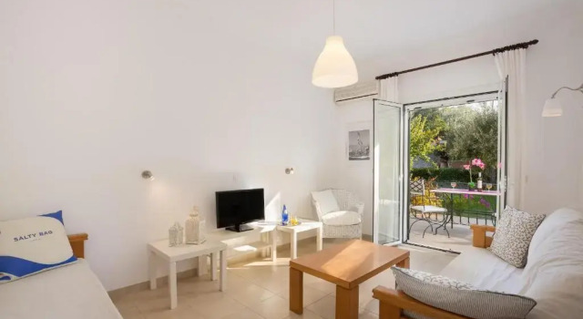 Апартаменты Kontokali Lake House