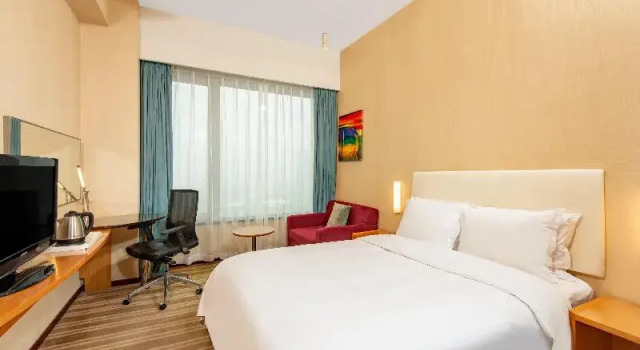 Двухместный номер Standard Holiday Inn Express Changshu