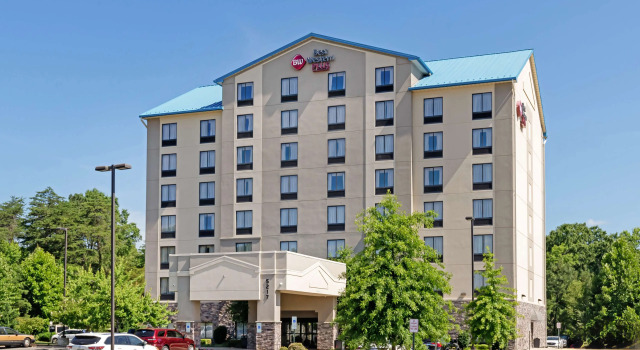 Best Western Plus Thornburg Inn & Suites, Boek Hotel Hotels in Virginia met parkeren, Parkeren