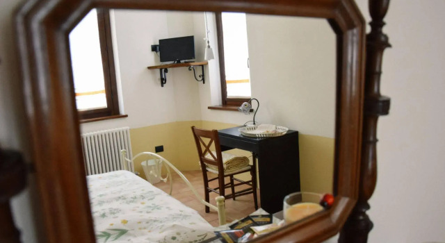Alba dei Due Soli B&B, Забронировать Отель «постель и завтрак» Отели Ночера-Умбры с парковкой, Парковка