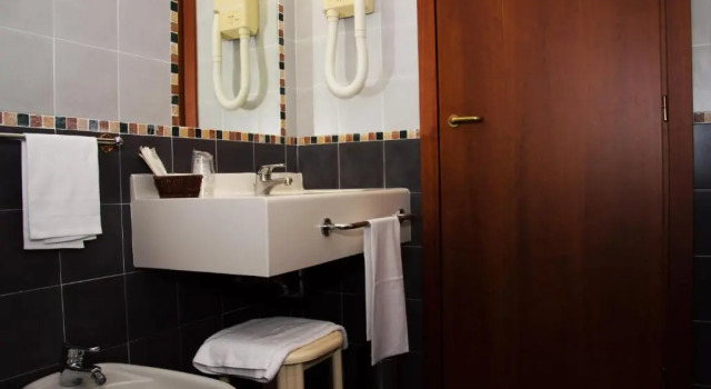 Standard Einzel Zimmer Hotel Visconti