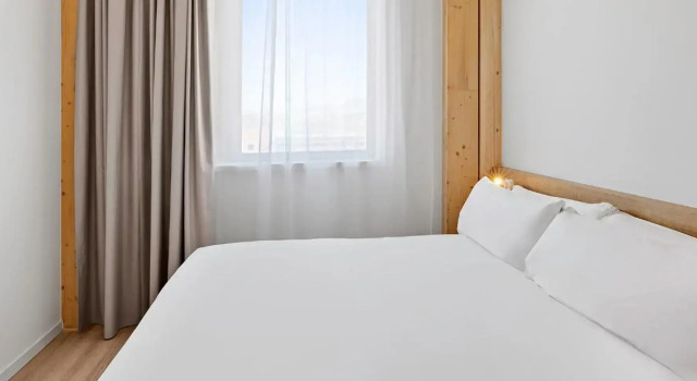B&B Hotel Madrid Tres Cantos, Varaa Bed and Breakfast Hotellit Madridin maakunta pysäköinnillä, Pysäköinti