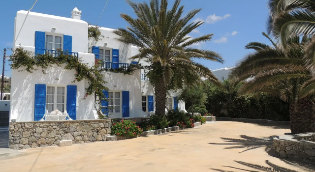 Anemos Studios & Apartments