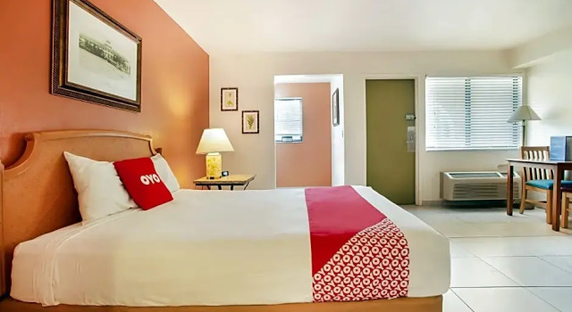 Номер OYO Waterfront Hotel- Cape Coral Fort Myers, FL