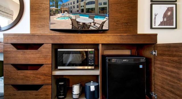 Четырёхместный люкс Hampton Inn & Suites by Hilton Hemet Menifee Murrieta