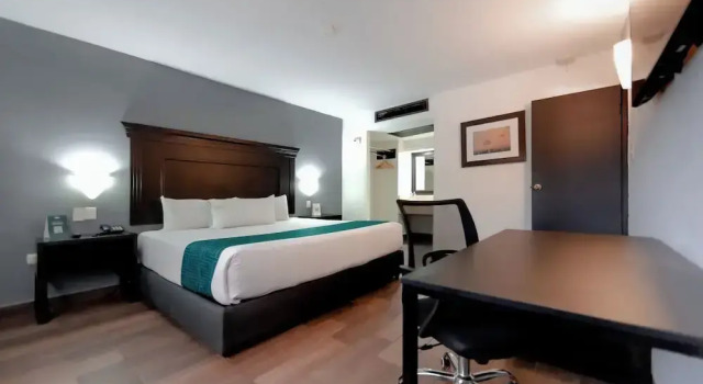Полулюкс InHouse Hotel Obregón