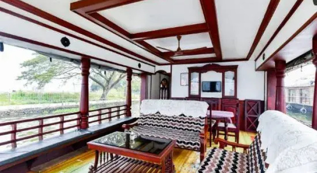 Oyo 25089 Gold River Indraprastha Houseboat, Prenota Hotel Alleppey 