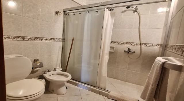 Четырёхместное бунгало Hostal La Merced