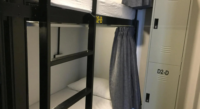 Женская капсула Suite 18 Boutique Hotel