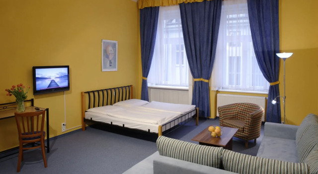 Hotel Boston, Забронировать Отель Отели и гостиницы Карловых Варов, рядом с Сметановы сады, Отель