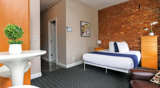 Номер Deluxe Maverick Suites at 400 Columbus Ave