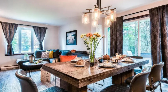 Townhouse on the Golf with Pool Access - Aiglon 1717 - 10 min to Tremblant Resort, Rezervovat Lázně / Resort Vesnice a turistické středisko Mont-Tremblant 
