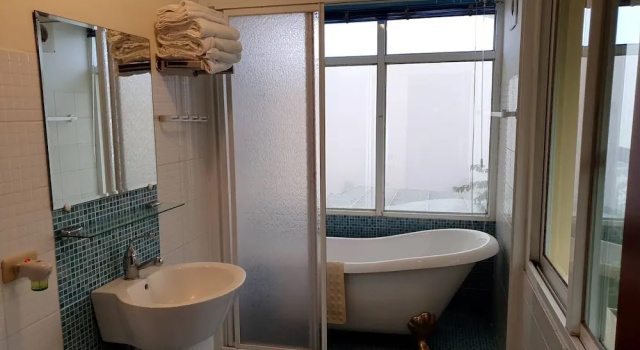 Люкс c 1 комнатой SunRise 23.5N B&B