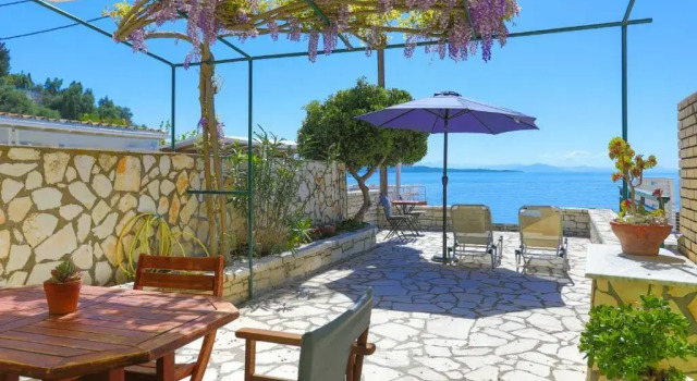 Апартаменты Superior Kaminaki Beachfront Apartments