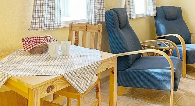3 Person Holiday Home in Skivarp, Book Feriehus Sommerhuse i Skivarp, Hytte