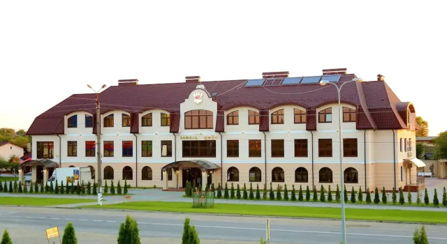 BeSt Hotel and Restaurant complex, Réserver Hôtel Hôtels à Khmelnitskiy avec parking, Parking