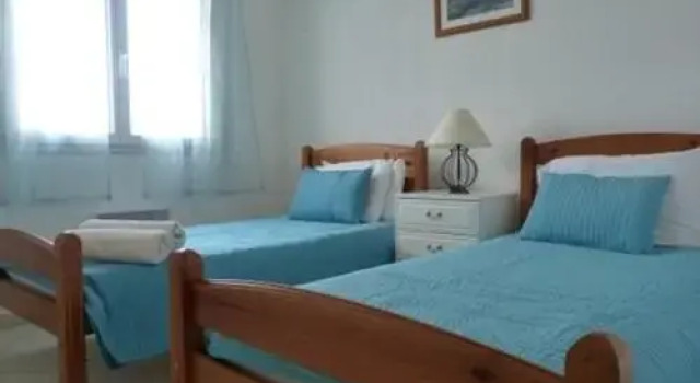 MAISON LEUCATE, 4 PIèCES, 8 PERSONNES - FR-1-81-146, Book Hotel Hoteller i Corbières med parkering, Parkering