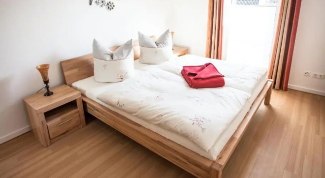Ferienwohnung Sandstrand, Забронировать Отель Глове Рюген, рядом с Hauptstrand Glowe