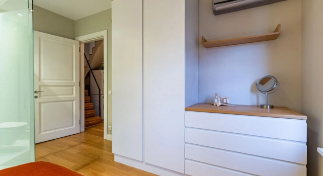 Mesmerizing Flat With Bosphorus View