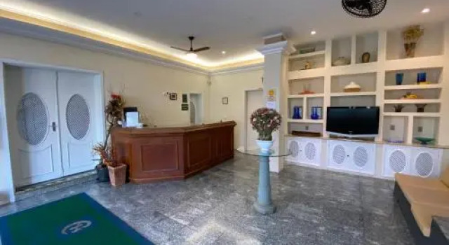Central Plaza Hotel
