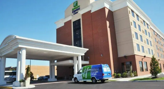 Семейный люкс Holiday Inn Express Hotel & Suites Norfolk Airport by IHG
