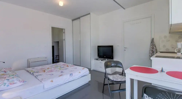 Apartment Elias 1, Забронировать Апартаменты/квартира Апартаменты Мали-Лошиня, рядом с Пляж Чикат Дог, Апартаменты/квартира