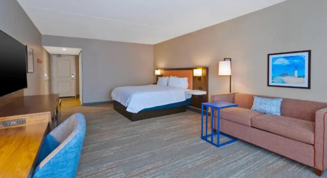 Люкс Hampton Inn Cape Cod Canal