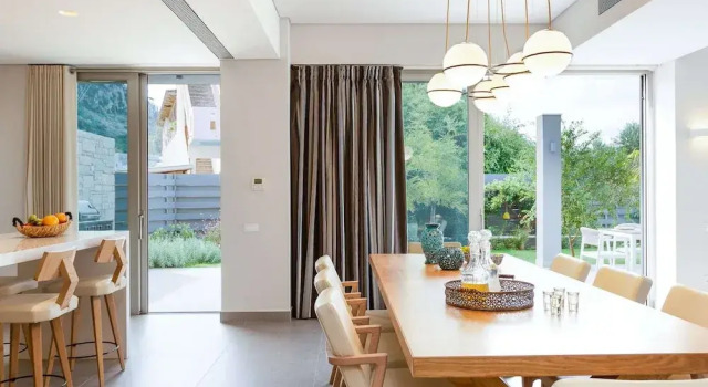 Lush Villa With Heated Pool 180m to the Beach