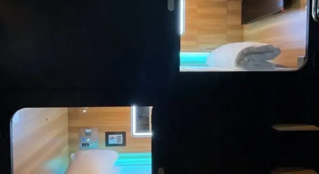 Bett im Wohnheim Capsule