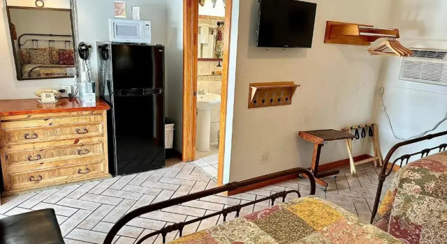 Четырёхместный номер Standard Buffalo Chips Ranch House Motel