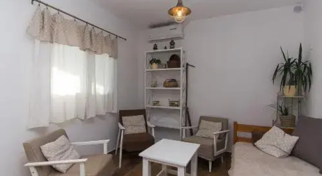 Holiday home Matija, Buchen Sie Ferienwohnung Hotels in Gespanschaft Split-Dalmatien mit Pool, Schwimmbad