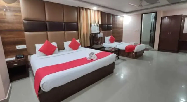 OYO 91117 Hotel L M Suite
