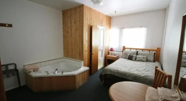 Люкс Bear Creek Lodge