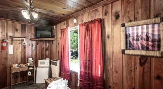 Apache Village Cabinette 11, Queen Bed, Midtown, Sleeps 2, Varaa Hotelli Ruidoso New Mexico