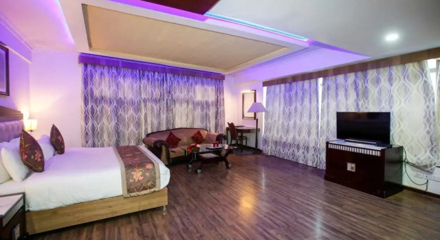 Люкс Royal The Residency Hotel