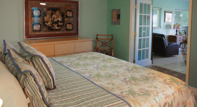Beach Place Guesthouses, Varaa Hotelli Hotellit Space Coast pysäköinnillä, Pysäköinti