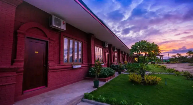 Номер Deluxe Royal Emerald River View Resort