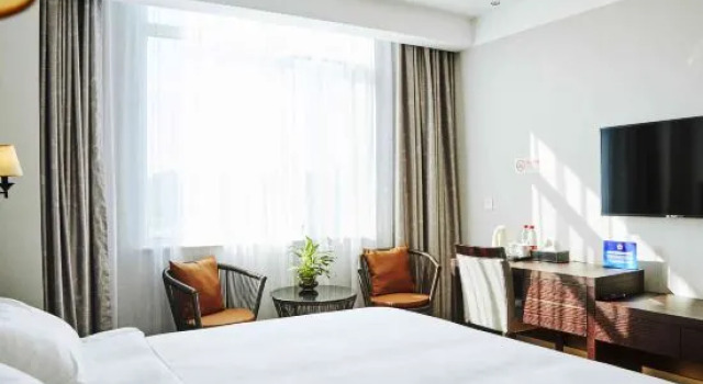 Люкс Business Haiguiyuan Business Hotel