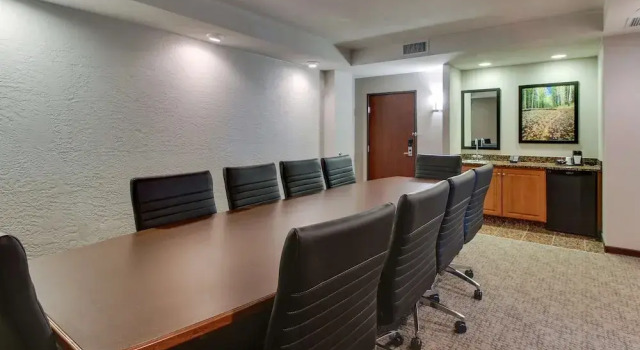 Двухместный номер Standard с 2 комнатами Drury Inn & Suites Phoenix Happy Valley