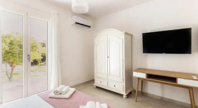 Panarea 22, Book Villa Hotels in Sicily with Parking, Parking