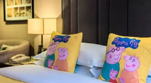 Семейный люкс с 2 комнатами с видом на улицу Vienna Hotel