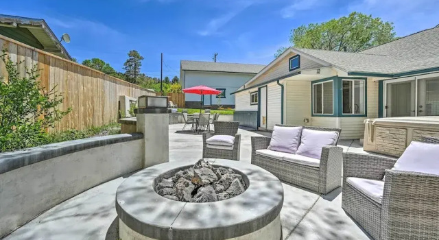 Коттедж с 5 комнатами Stylish Basecamp 6850' Near Downtown Williams!