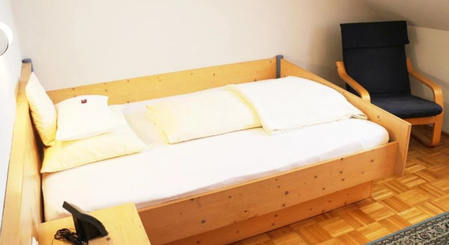 Hotel Garni Thermenoase, Varaa Hotelli Hotellit East Styria uima-altaalla, Uima-allas